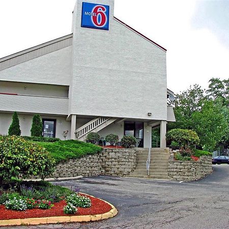 Days Inn By Wyndham Cincinnati I-71 Silverton Buitenkant foto